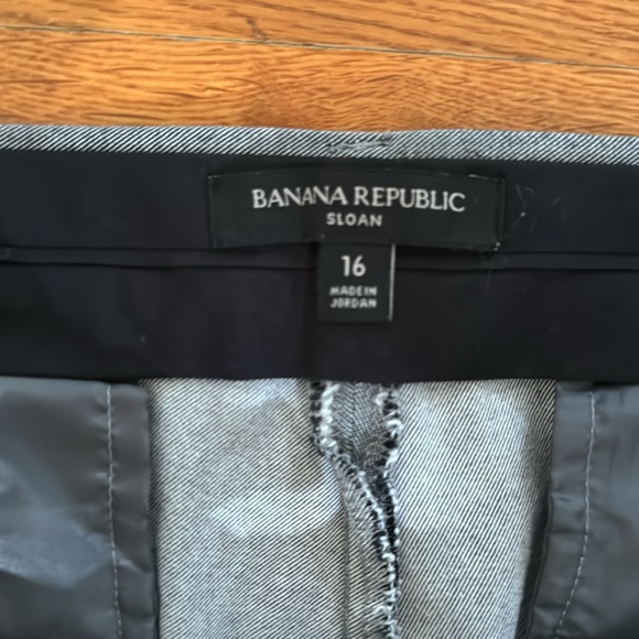 Banana Republic Cropped Business Casual Pants - Picture 3 of 6